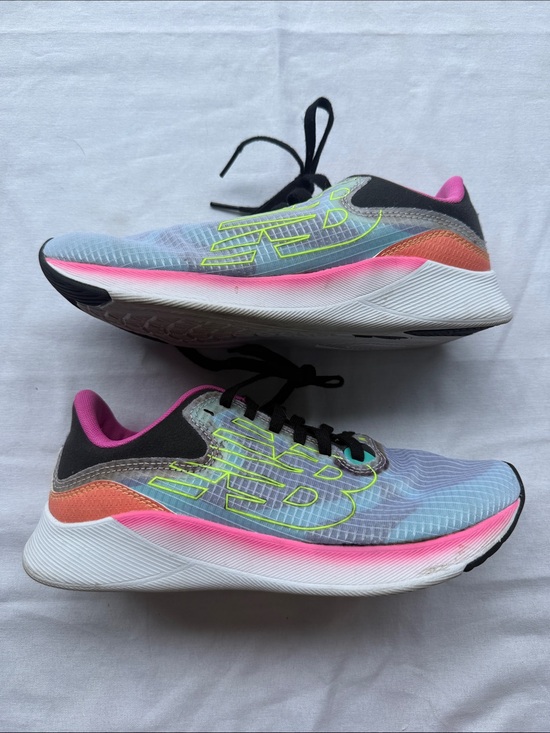 New Balance Shoes - New Balance Dynasoft Lightweight Women's Running Sneakers in Pink & Gray